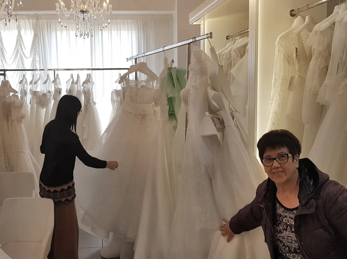 La scelta degli abiti da sposa nell’atelier